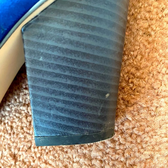 🍀Leila Stone Blue Suede Heels with Two Buckles size 6.5 - Picture 7 of 11